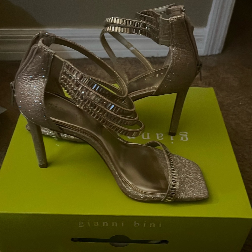 Brand new Gianni Bini gold strappy heel. Size 8.5
